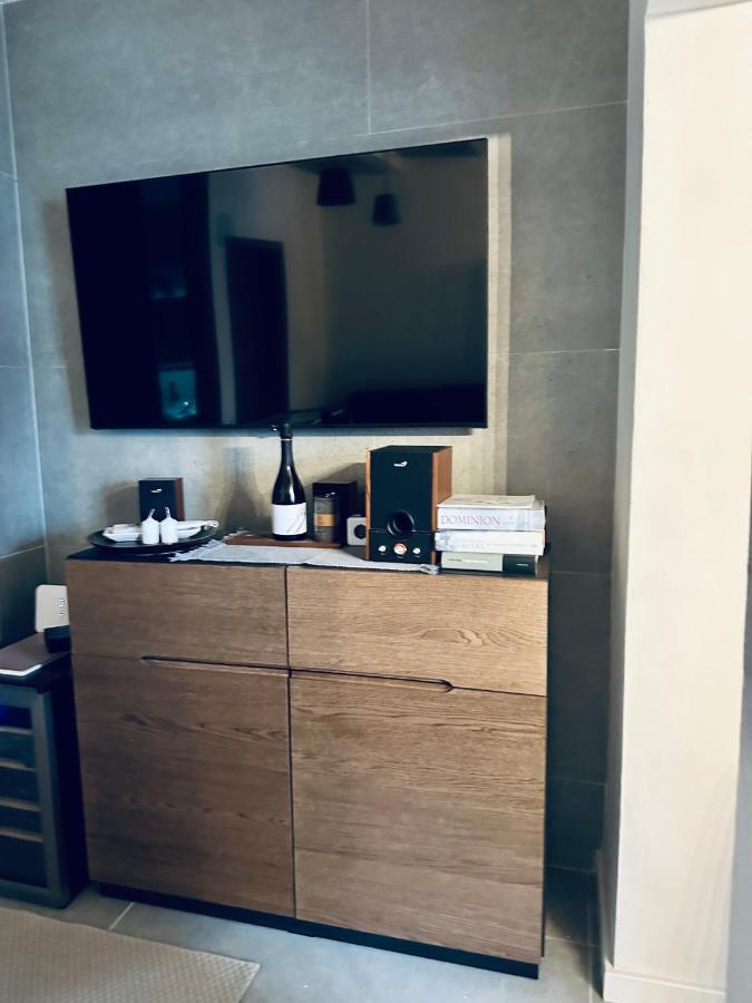 Stone Apartment ชิลินา ภายนอก รูปภาพ